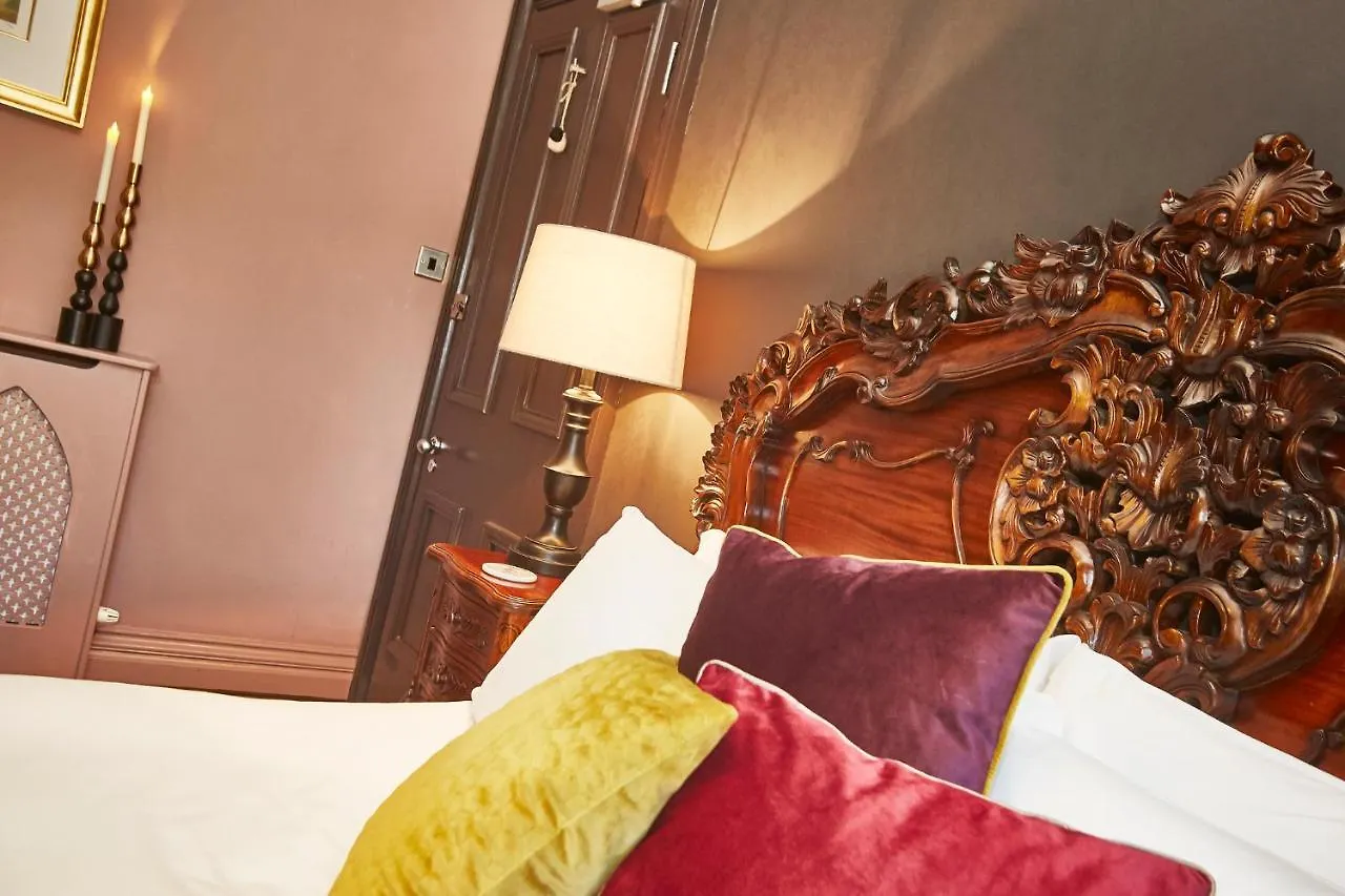 Dillons Of Whitby Bed & Breakfast
