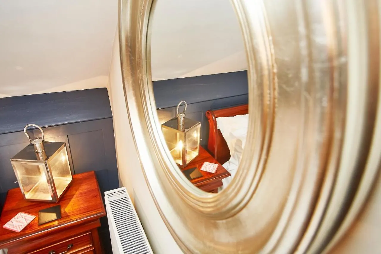 Dillons Of Whitby Bed & Breakfast